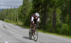 米兰体育-鏖战东瀛，银球破晓，许昕刷新纪录背后的中国力量