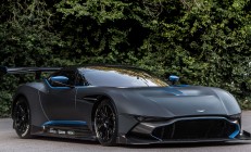 中国米兰体育-绿茵场与篮球馆的双重奏，德甲争冠焦点战启示录与灰熊掀翻北京队的跨界共鸣