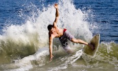 米兰体育app-赛道双响炮，索伯逆袭横扫梅赛德斯，汉密尔顿逆境刷新不朽纪录