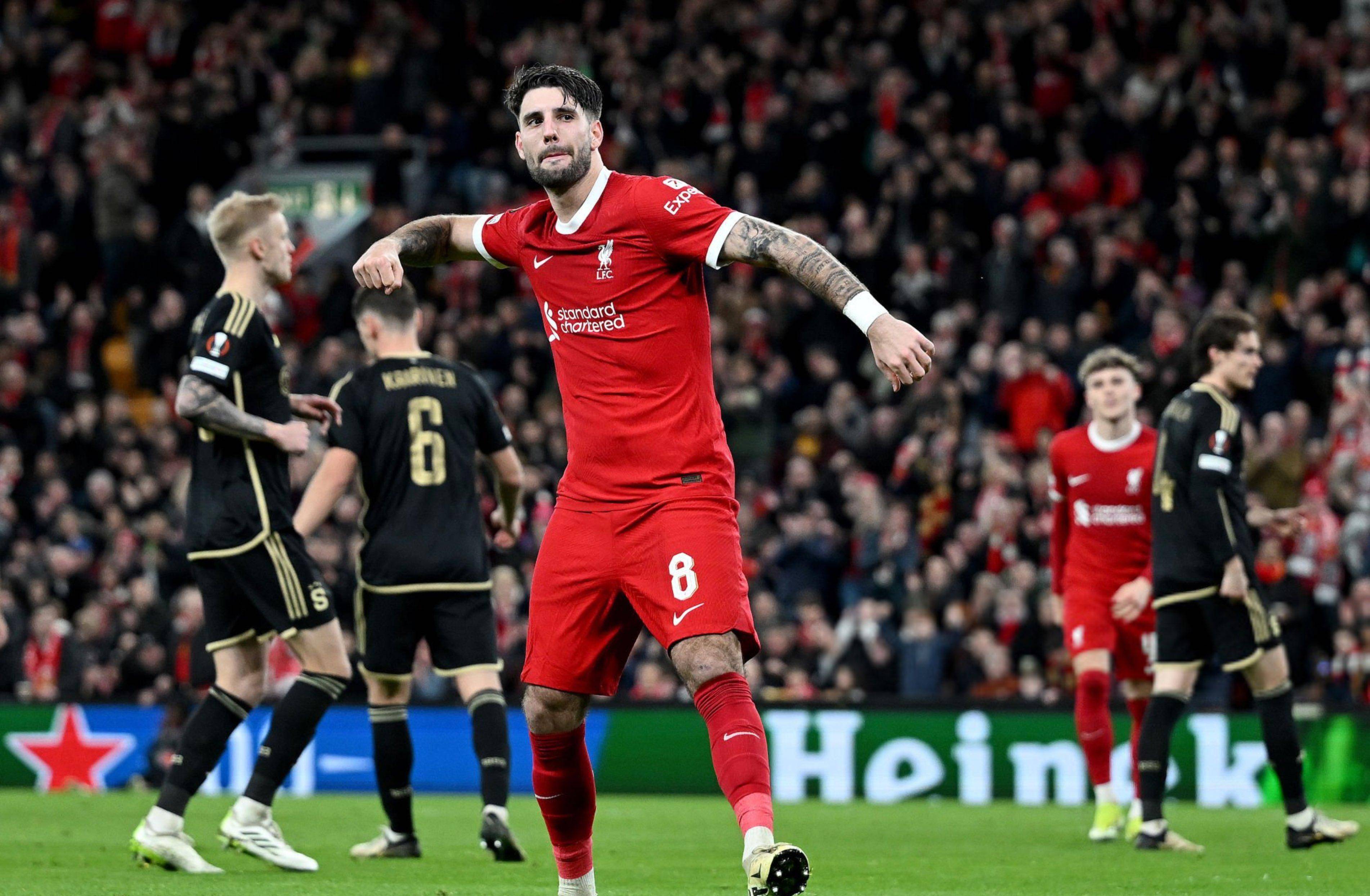 勒沃库森主场连胜，稳步前行