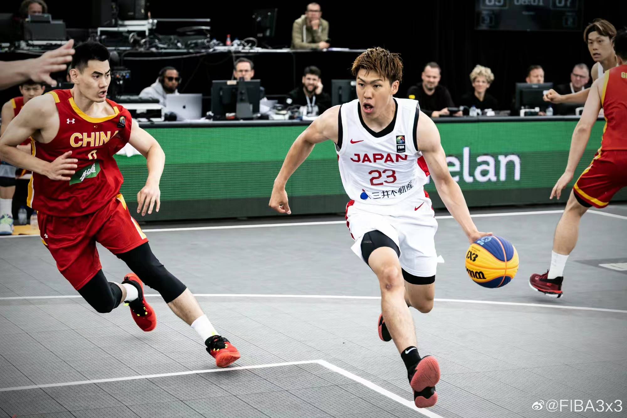 日本队力克波兰队，奥恰洛夫扛起全队的简单介绍