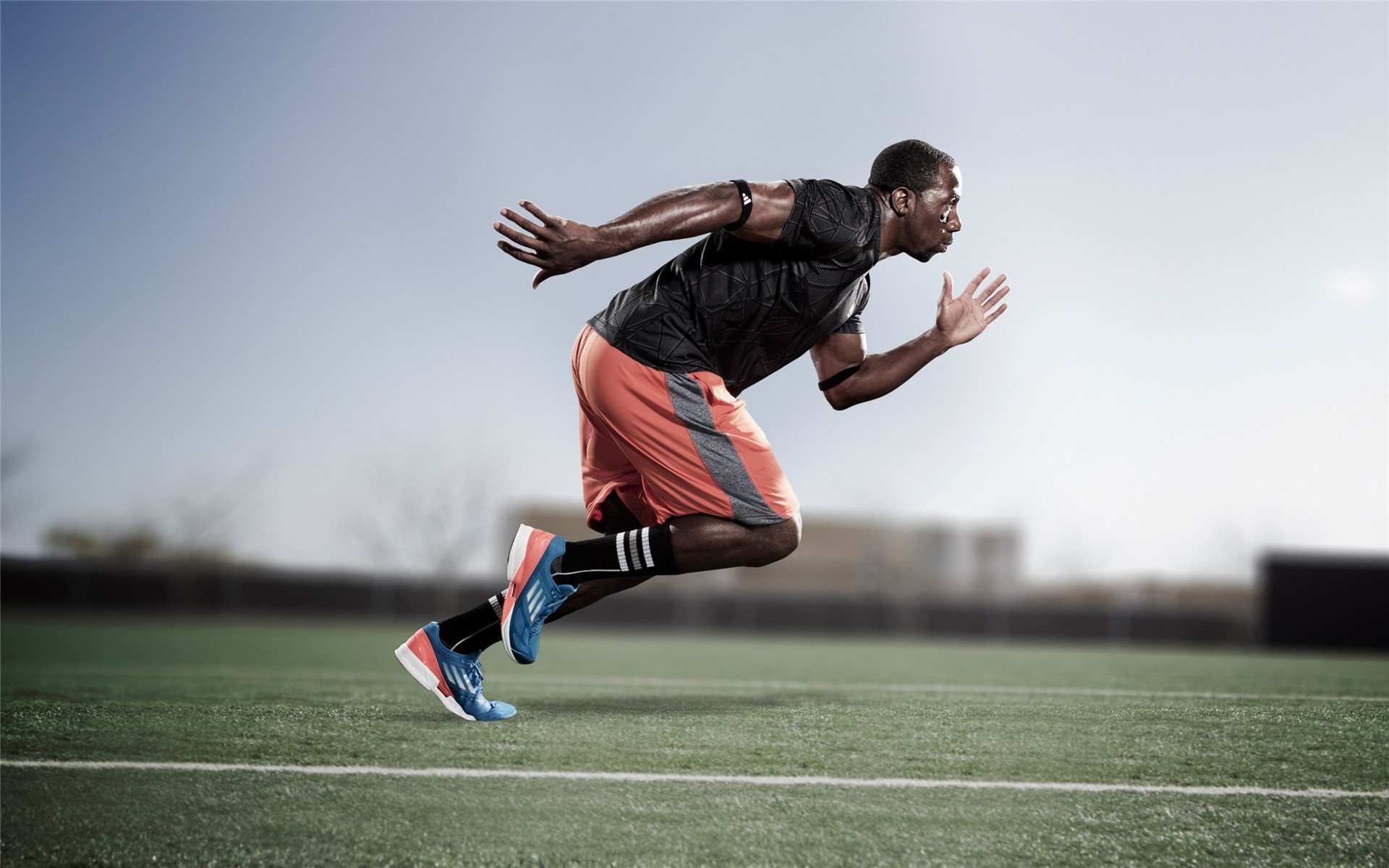 奥斯梅恩存在感拉满，AC米兰生死战取胜阿森纳，红黑军团的欧冠救赎之夜