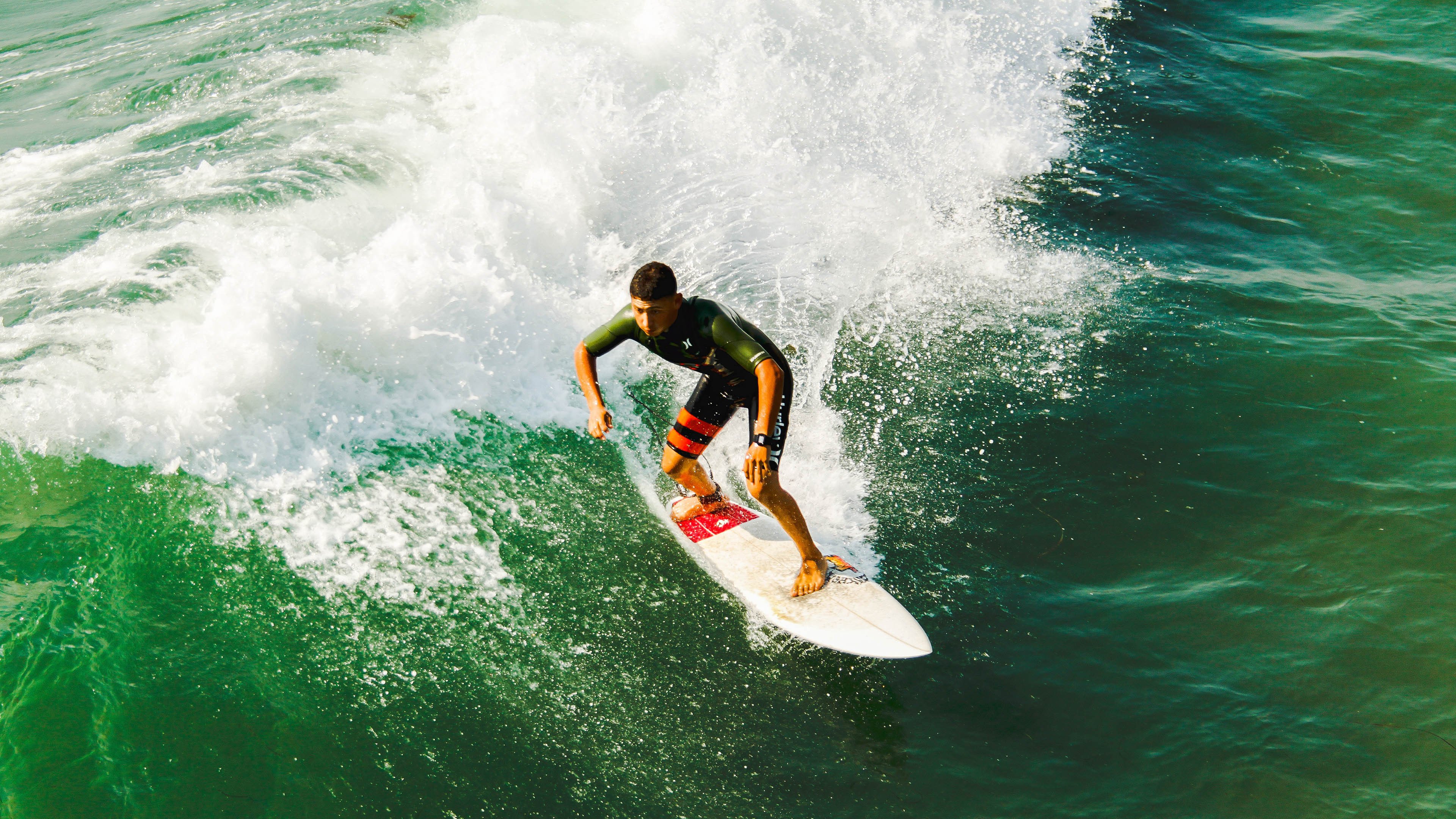 奥亚尔萨瓦尔死亡之弧划破夜空,加拿大提前扼杀悬念送伊朗出局